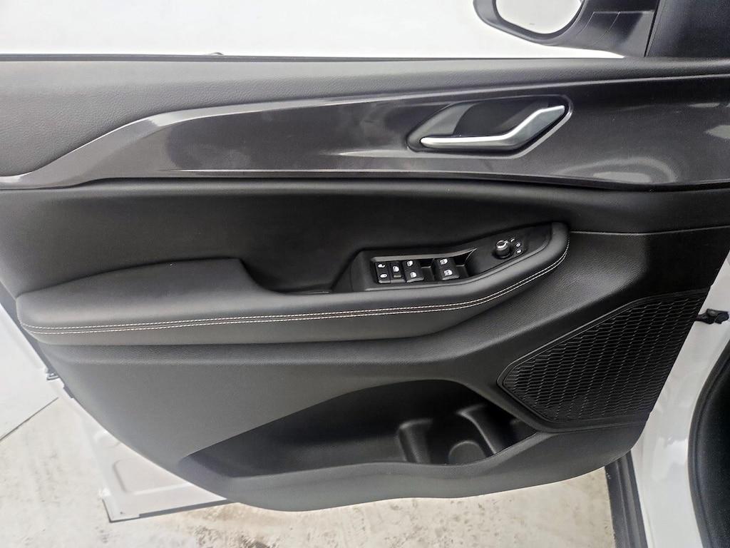 used 2023 Jeep Grand Cherokee car, priced at $28,998