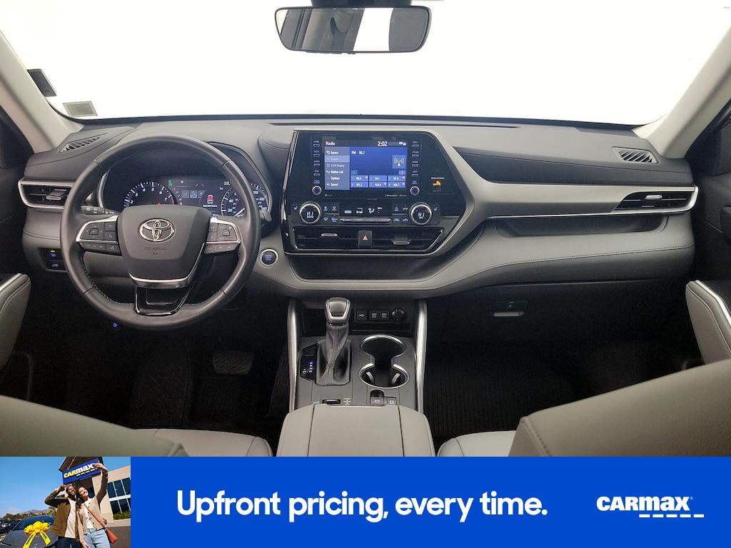used 2021 Toyota Highlander car, priced at $27,998