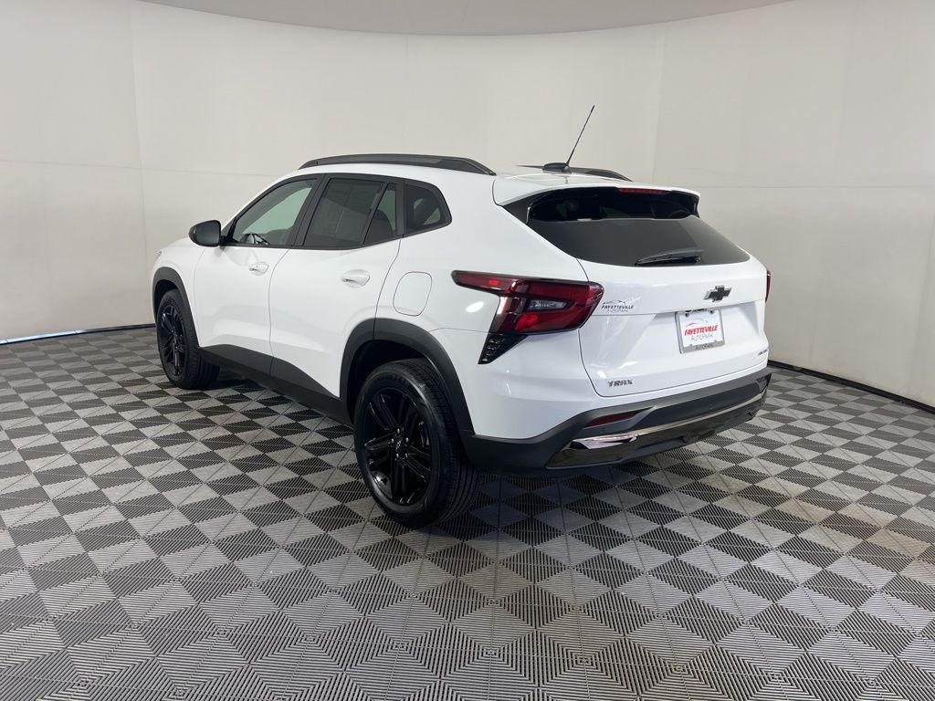 used 2025 Chevrolet Trax car, priced at $24,901