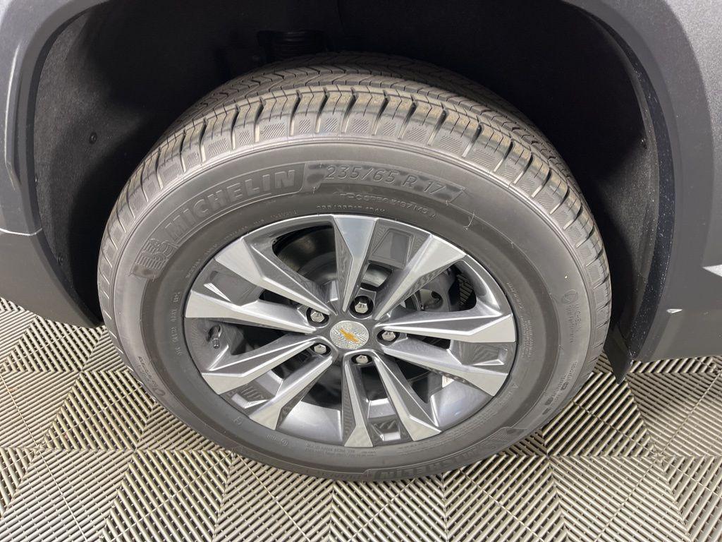 new 2026 Chevrolet Equinox car, priced at $33,765