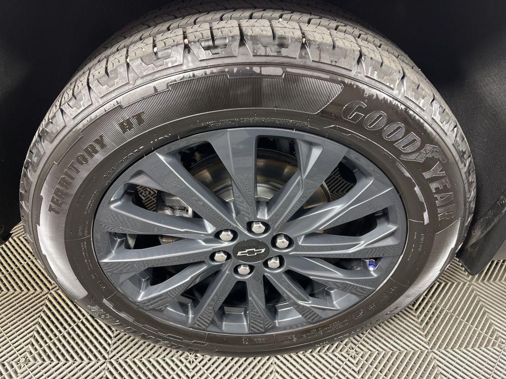 used 2022 Chevrolet Traverse car, priced at $30,520