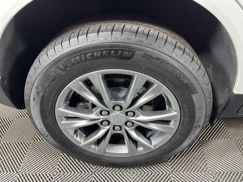 used 2023 Cadillac XT5 car, priced at $31,620