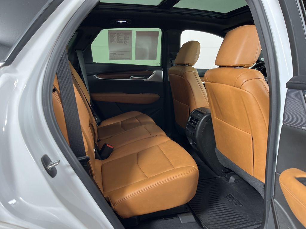 used 2023 Cadillac XT5 car, priced at $31,620