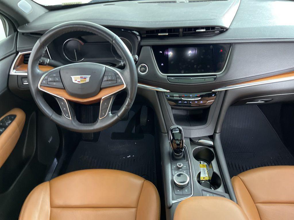 used 2023 Cadillac XT5 car, priced at $31,620