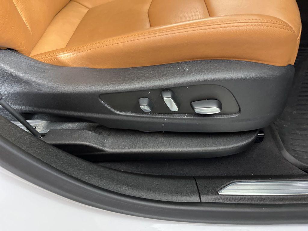 used 2023 Cadillac XT5 car, priced at $31,620