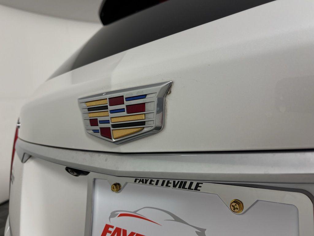 used 2023 Cadillac XT5 car, priced at $31,620