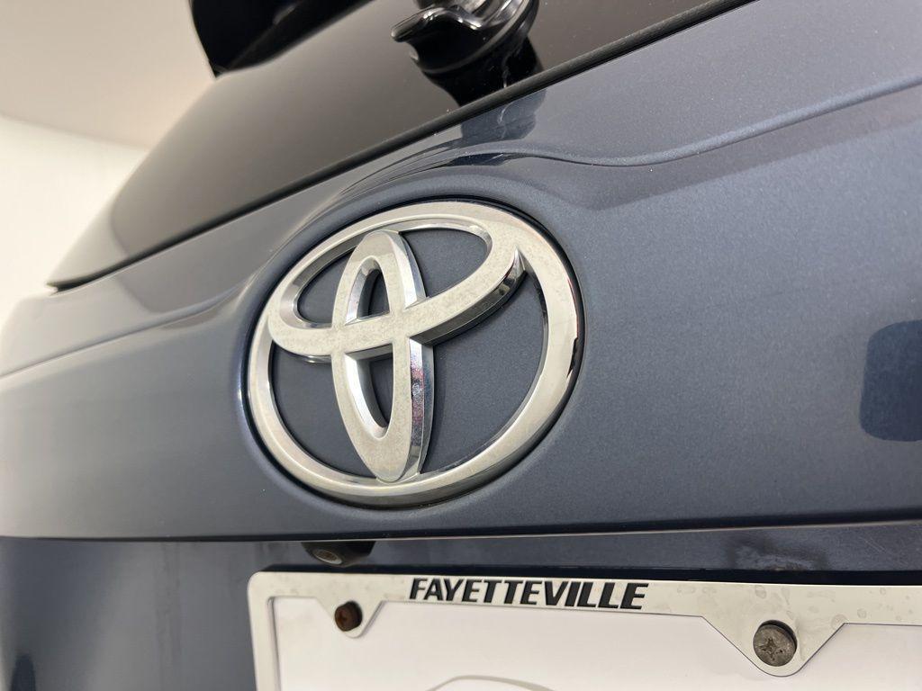 used 2017 Toyota Highlander car, priced at $22,910