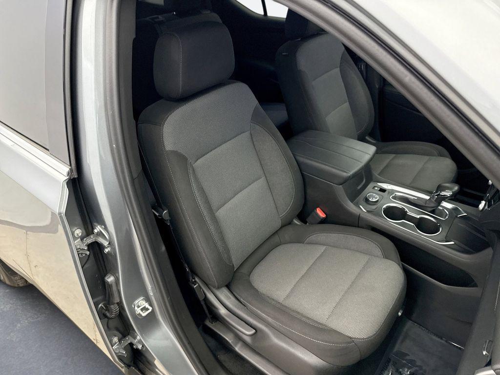 used 2023 Chevrolet Traverse car, priced at $31,620