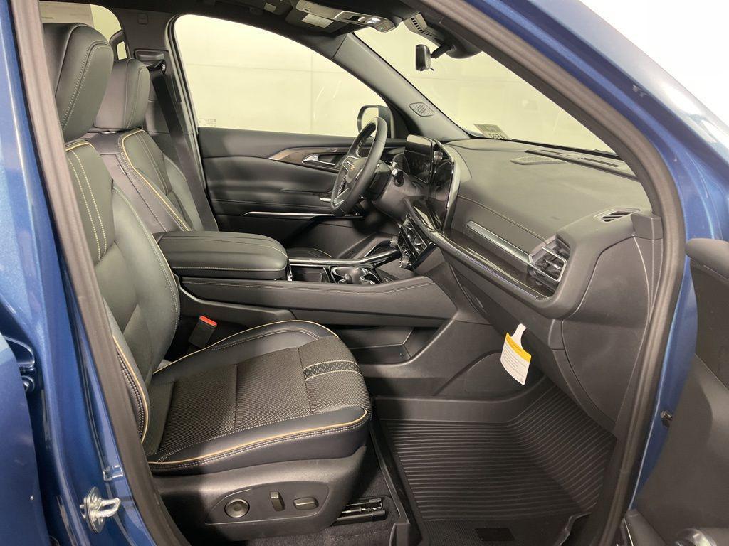 new 2026 Chevrolet Traverse car, priced at $61,020