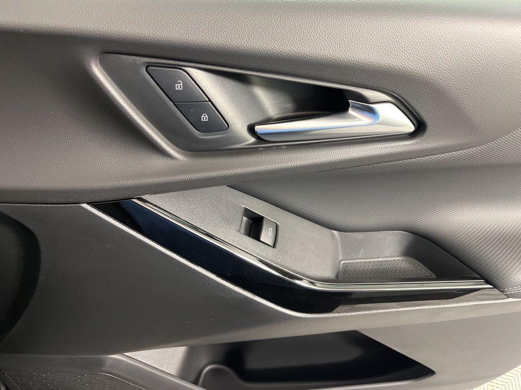new 2026 Chevrolet Equinox car, priced at $32,005