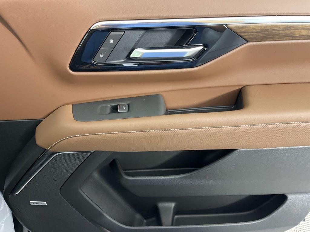 new 2026 Chevrolet Suburban car, priced at $98,275