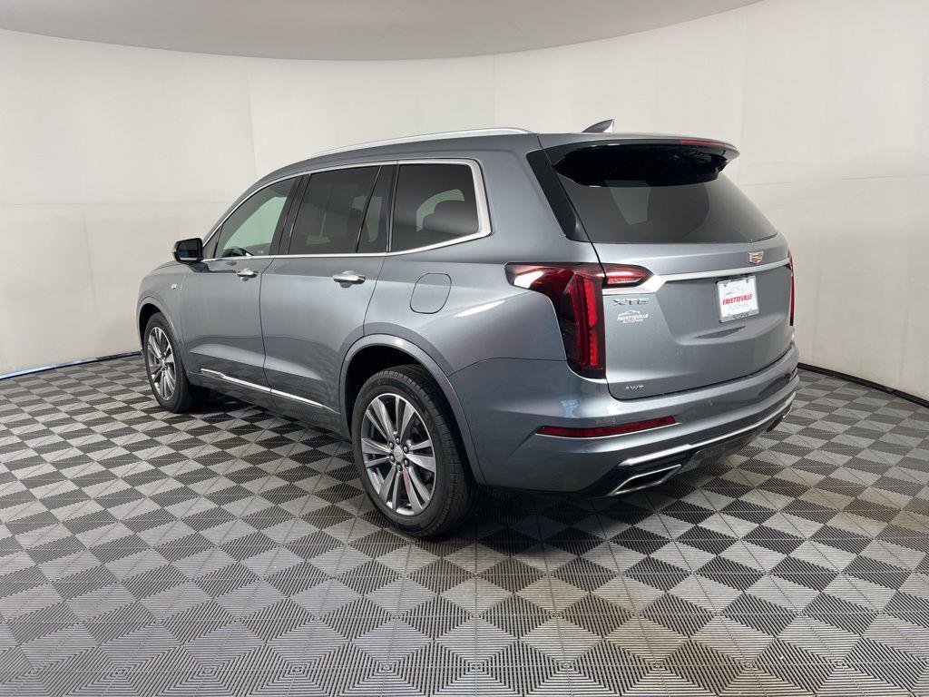 used 2022 Cadillac XT6 car, priced at $30,310