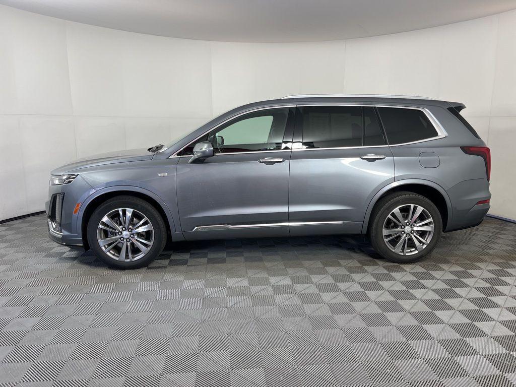used 2022 Cadillac XT6 car, priced at $30,310