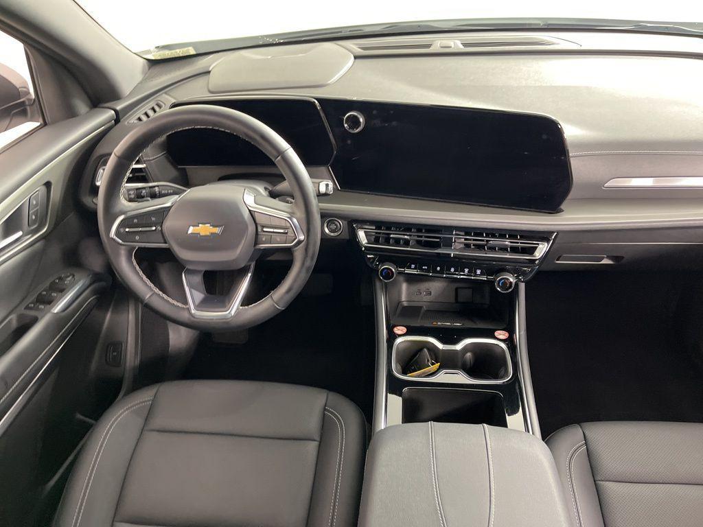 used 2025 Chevrolet Traverse car, priced at $35,490