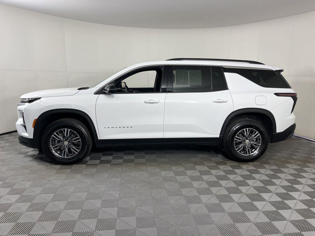 used 2025 Chevrolet Traverse car, priced at $35,490