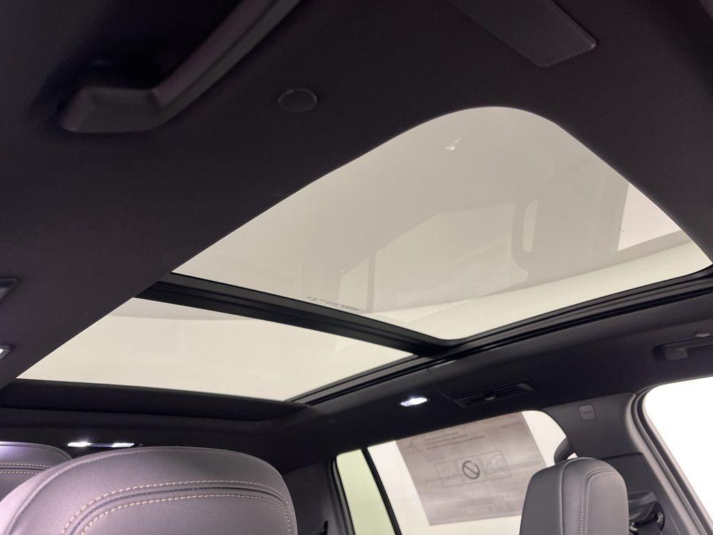 new 2026 Chevrolet Traverse car, priced at $61,020