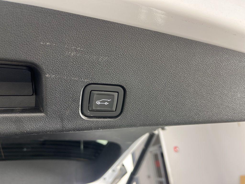 used 2024 Chevrolet Traverse car, priced at $47,770