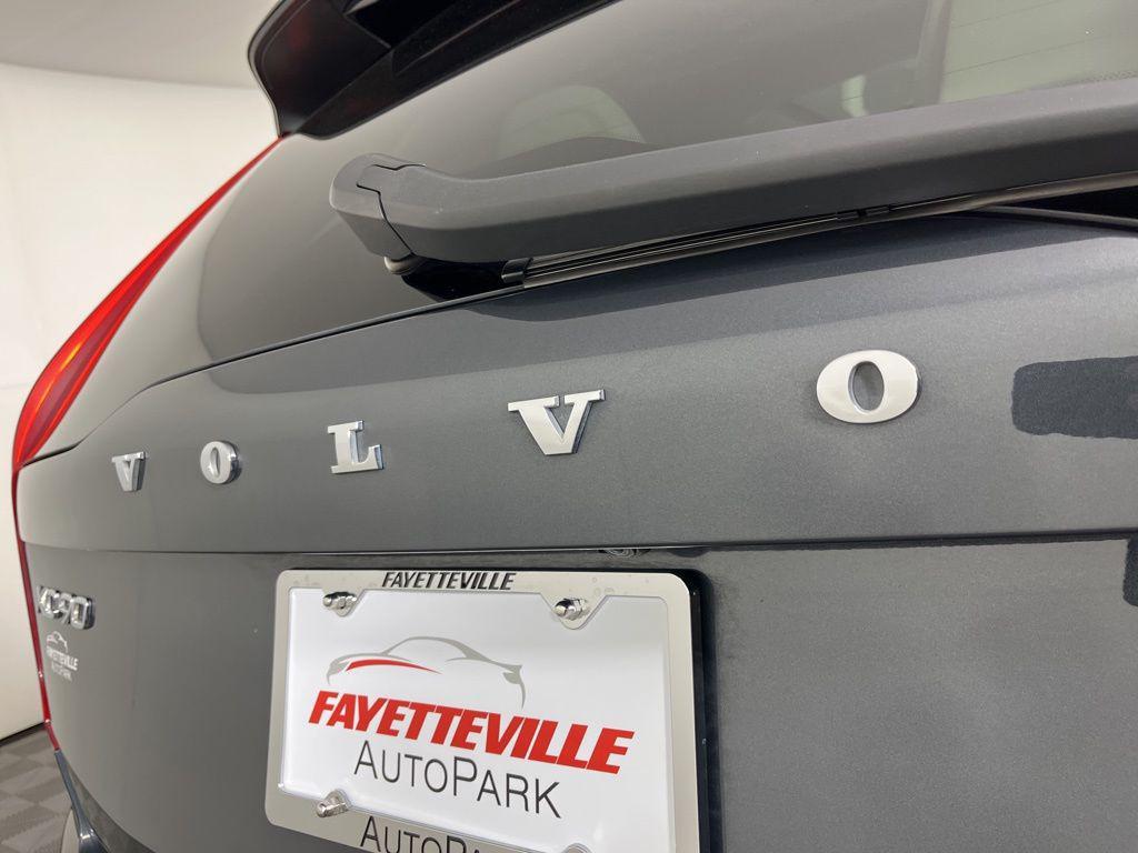used 2022 Volvo XC90 car, priced at $32,976
