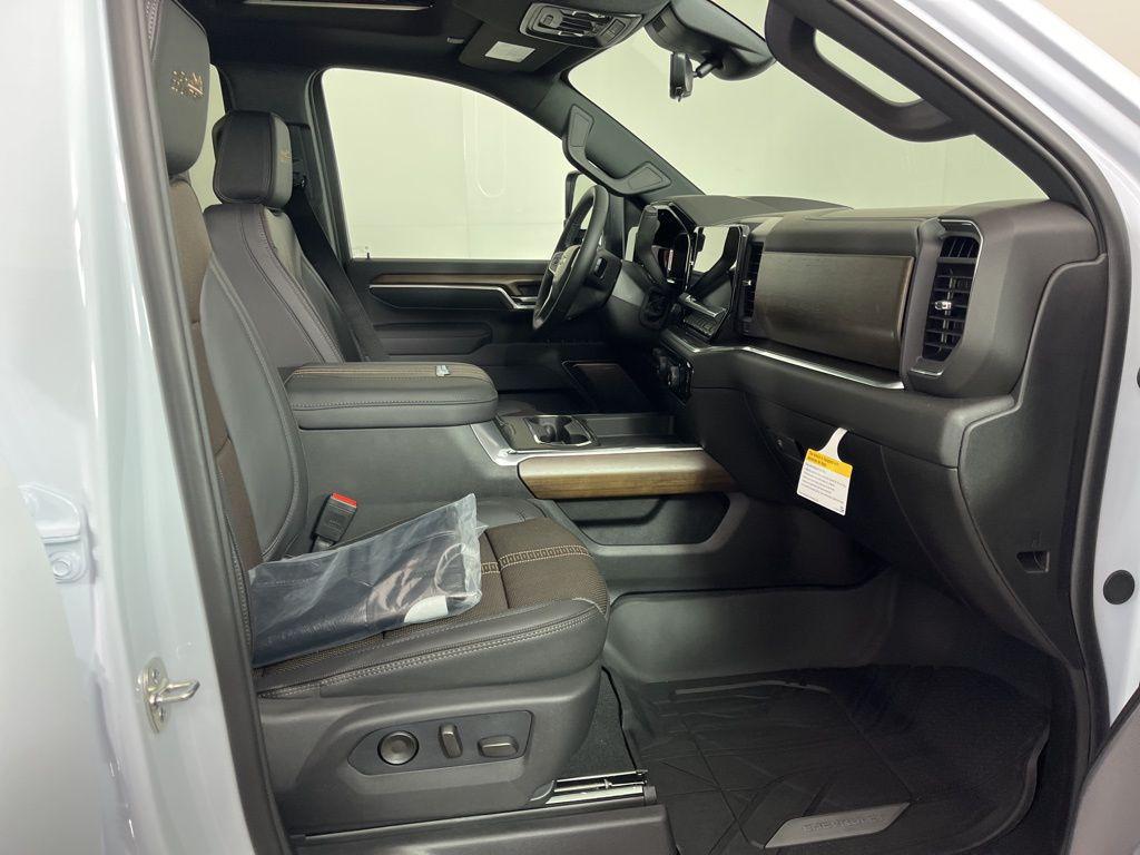 new 2026 Chevrolet Silverado 3500 car, priced at $93,260