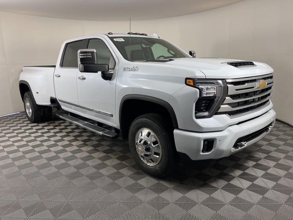new 2026 Chevrolet Silverado 3500 car, priced at $93,260