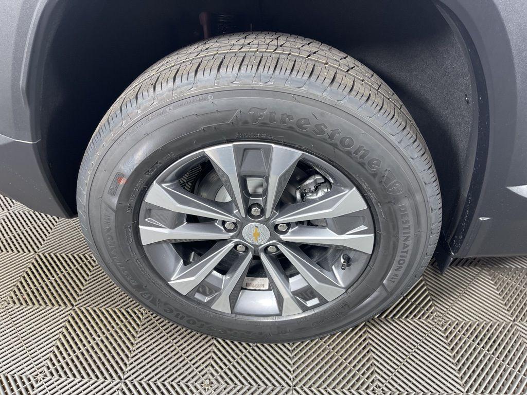 new 2026 Chevrolet Equinox car, priced at $32,705