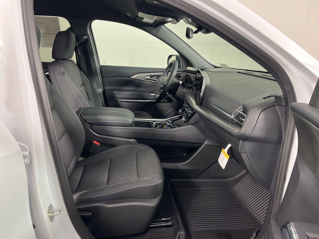 new 2026 Chevrolet Traverse car, priced at $48,730