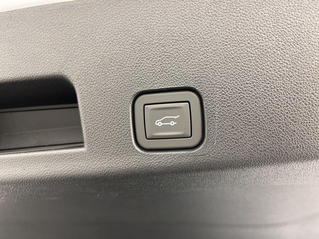 new 2026 Chevrolet Traverse car, priced at $48,730