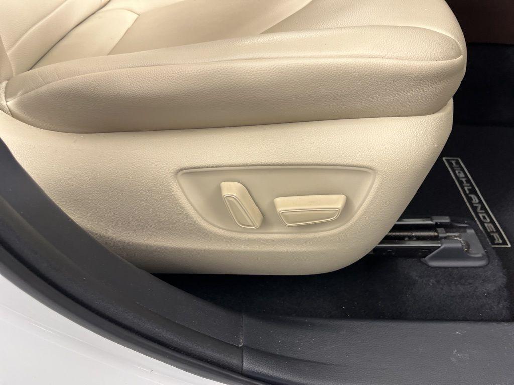 used 2021 Toyota Highlander car, priced at $28,880