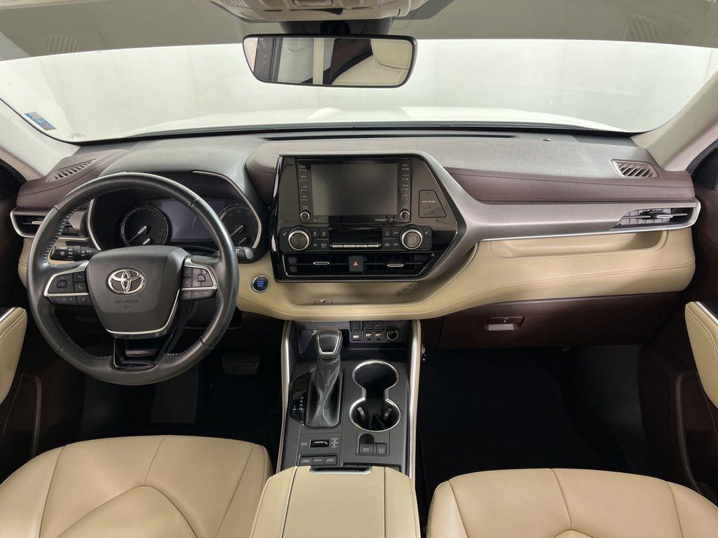 used 2021 Toyota Highlander car, priced at $28,880