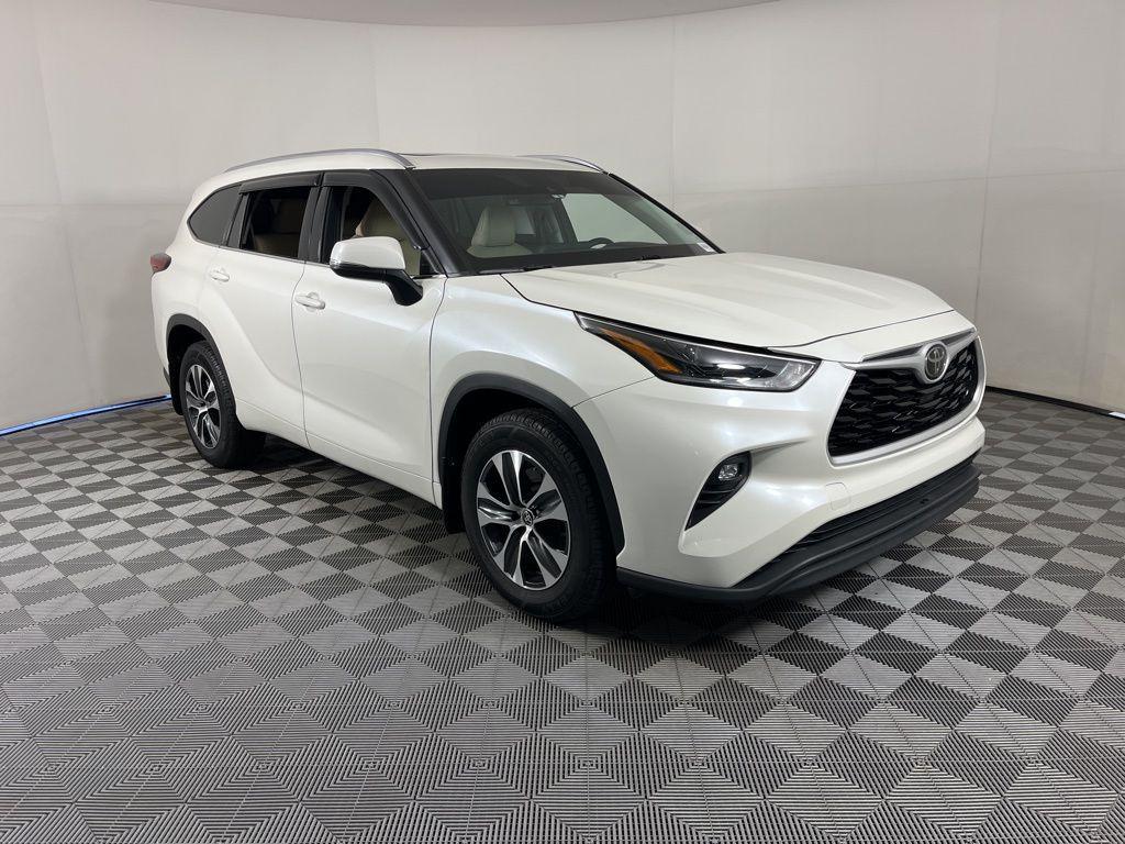 used 2021 Toyota Highlander car, priced at $28,880