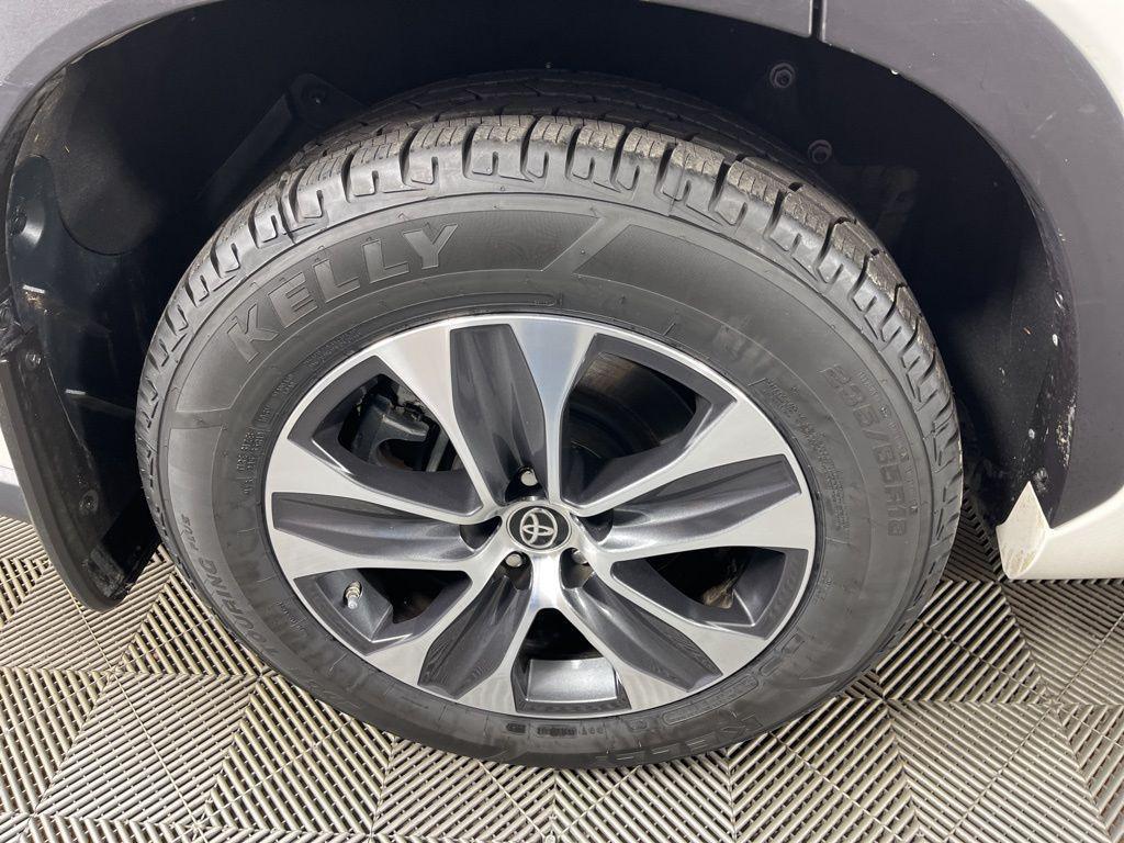 used 2021 Toyota Highlander car, priced at $28,880