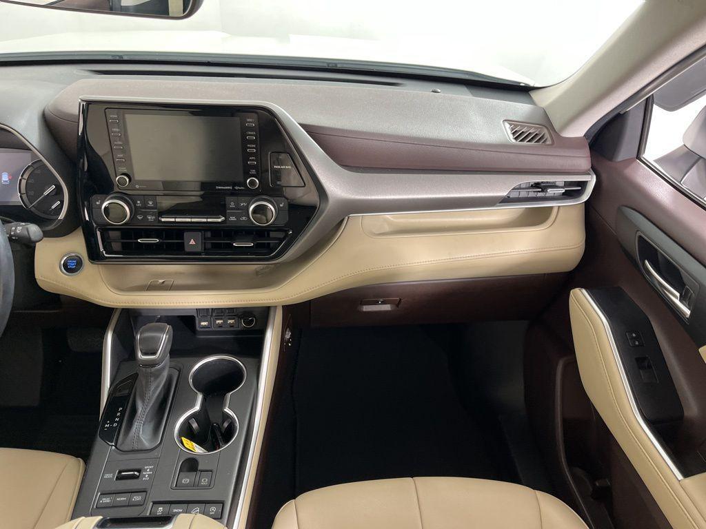 used 2021 Toyota Highlander car, priced at $28,880