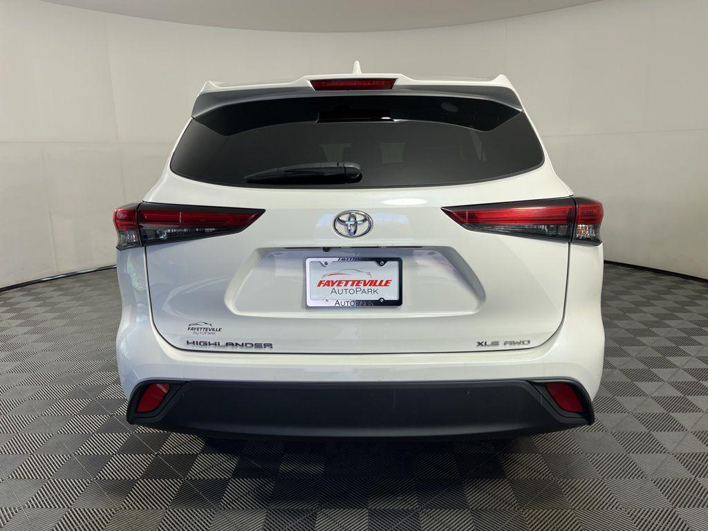 used 2021 Toyota Highlander car, priced at $28,880