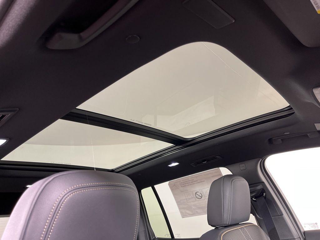 new 2026 Chevrolet Traverse car, priced at $61,515