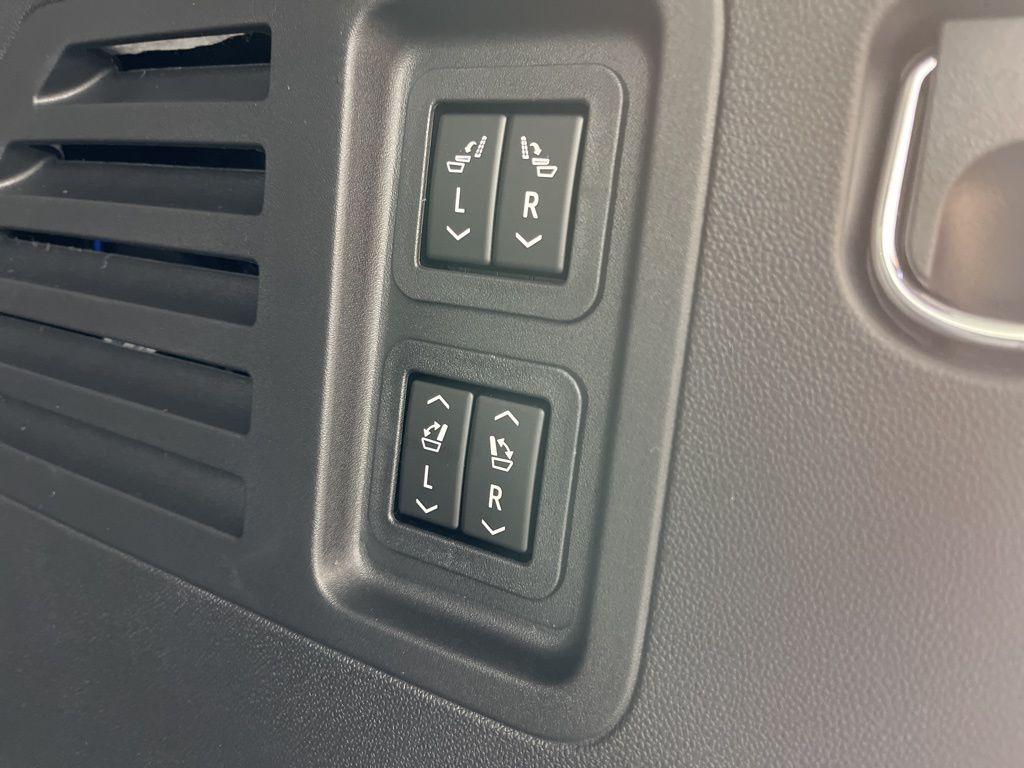 new 2026 Chevrolet Traverse car, priced at $61,515