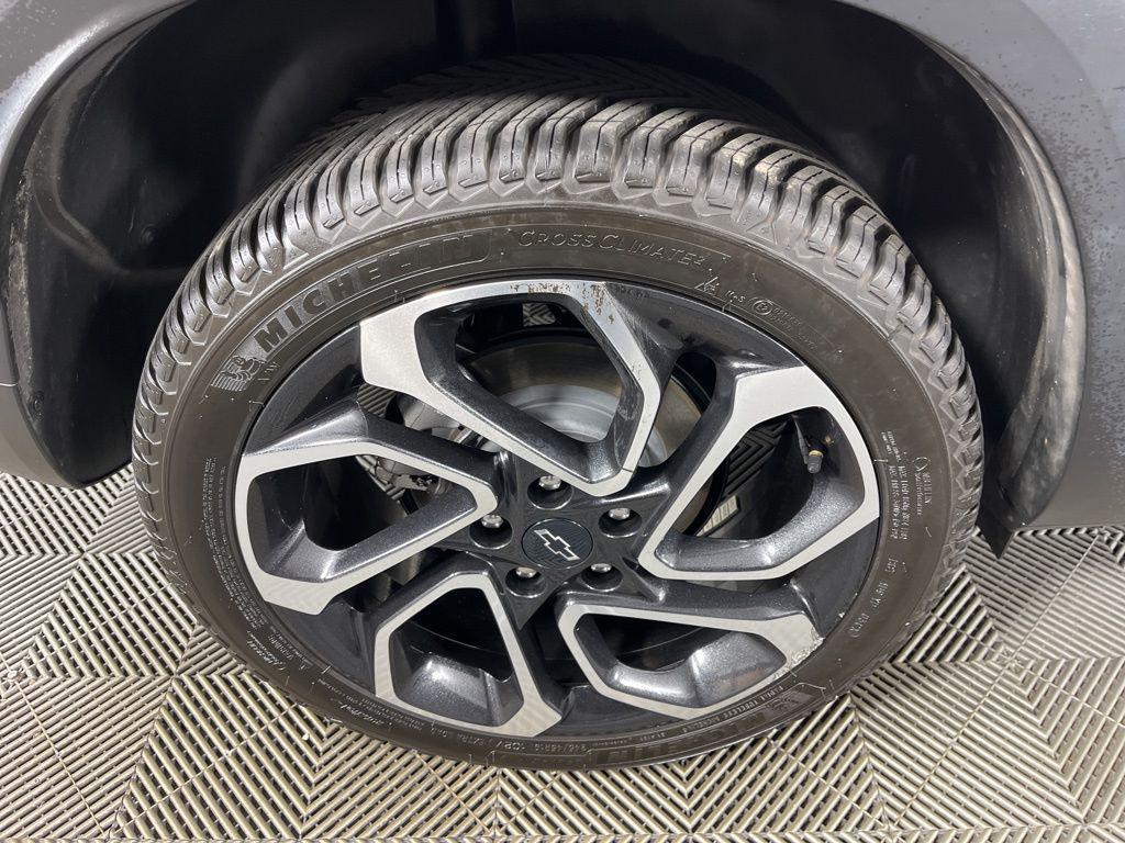 used 2025 Chevrolet Trax car, priced at $22,598