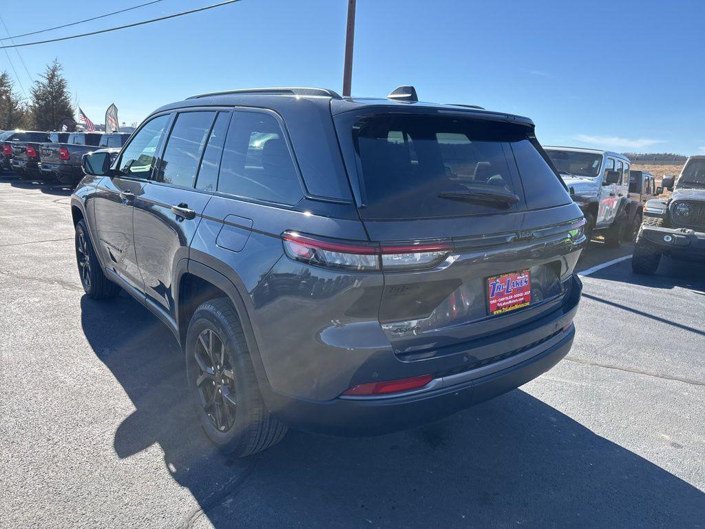 new 2026 Jeep Grand Cherokee car, priced at $48,745
