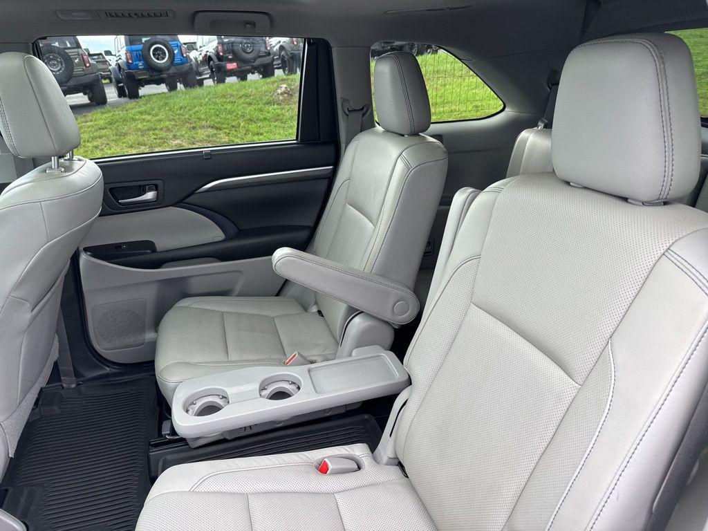 used 2019 Toyota Highlander Hybrid car, priced at $23,587