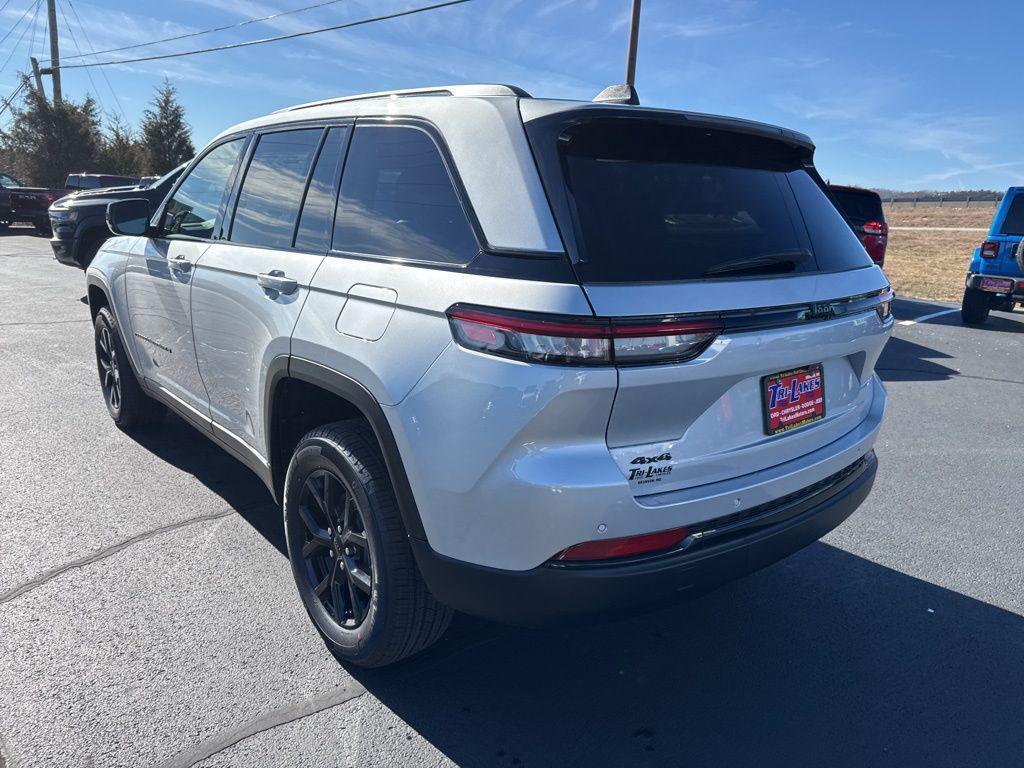 new 2025 Jeep Grand Cherokee car, priced at $45,330