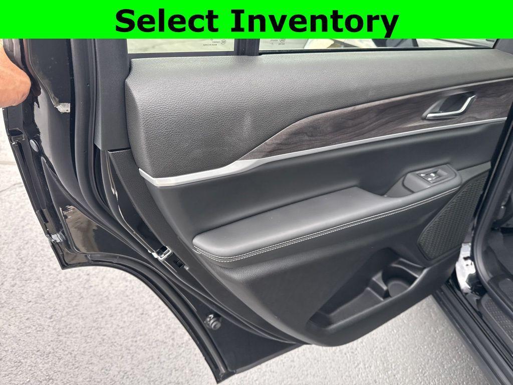 new 2025 Jeep Grand Cherokee L car, priced at $47,835