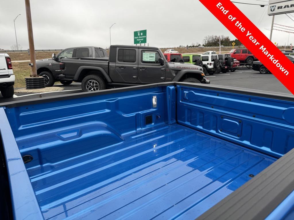 new 2026 Jeep Gladiator car, priced at $54,396