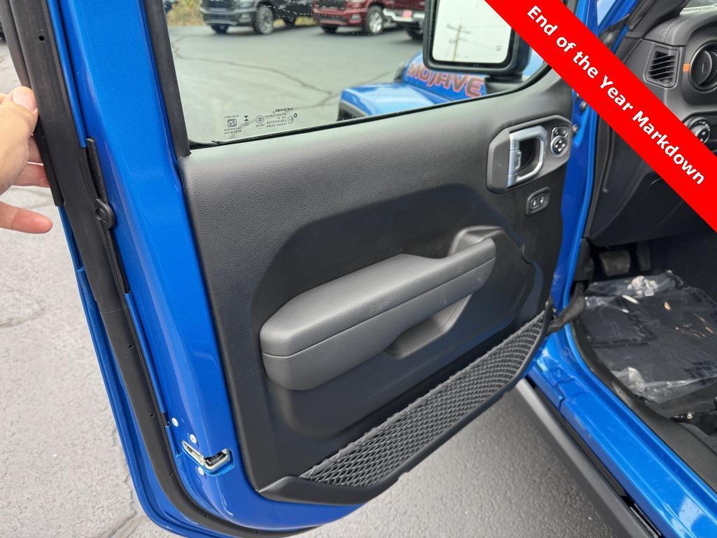 new 2026 Jeep Gladiator car, priced at $54,396