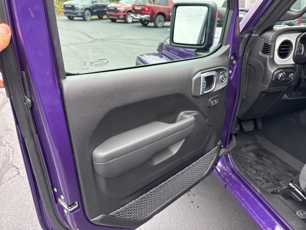 new 2026 Jeep Gladiator car, priced at $57,988