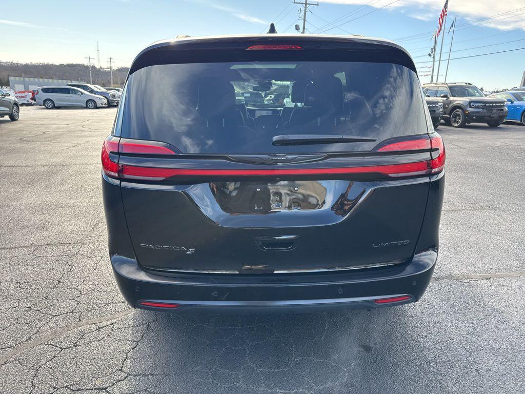 used 2025 Chrysler Pacifica car, priced at $34,784