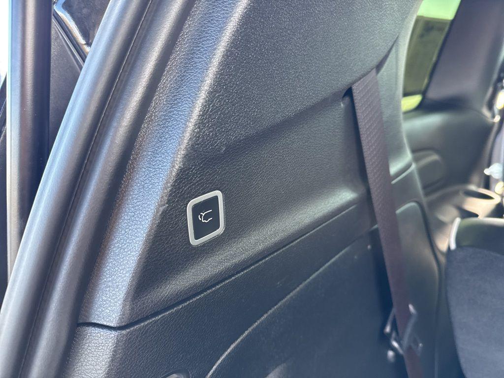 used 2025 Chrysler Pacifica car, priced at $34,784