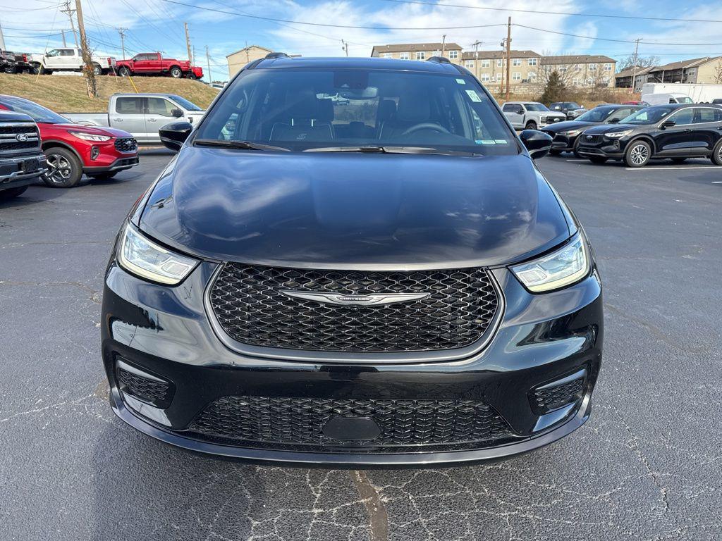 used 2025 Chrysler Pacifica car, priced at $34,784