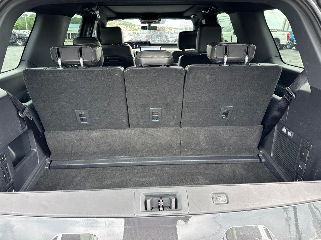 used 2025 Ford Expedition car, priced at $73,369