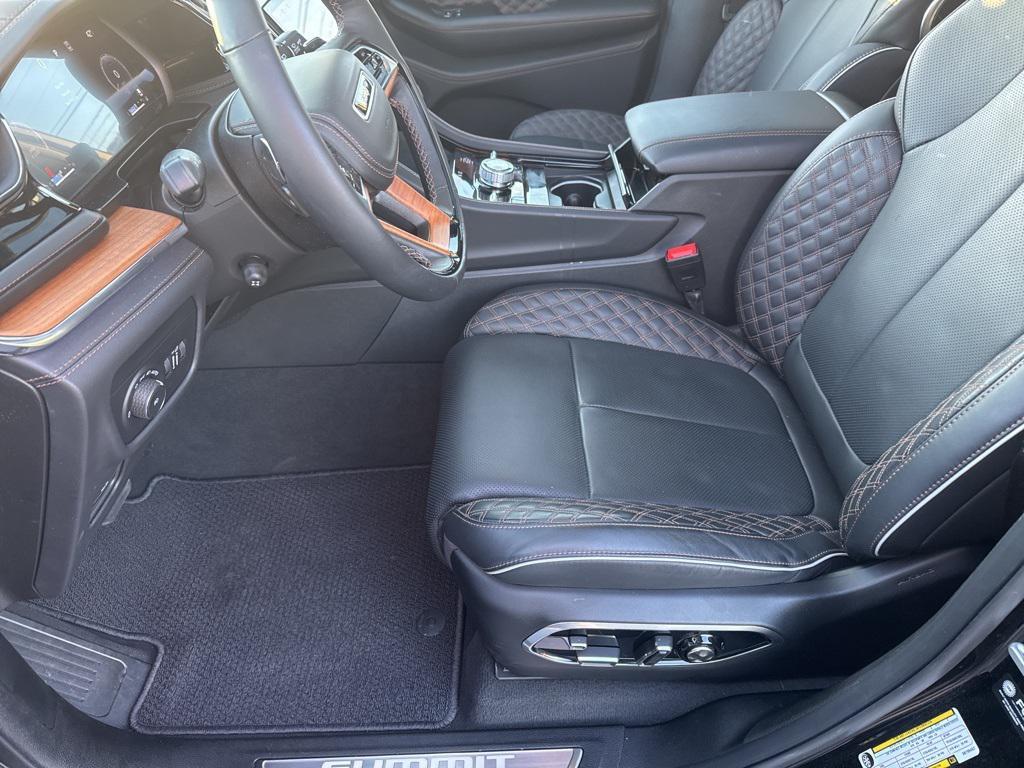 used 2025 Jeep Grand Cherokee car, priced at $50,815