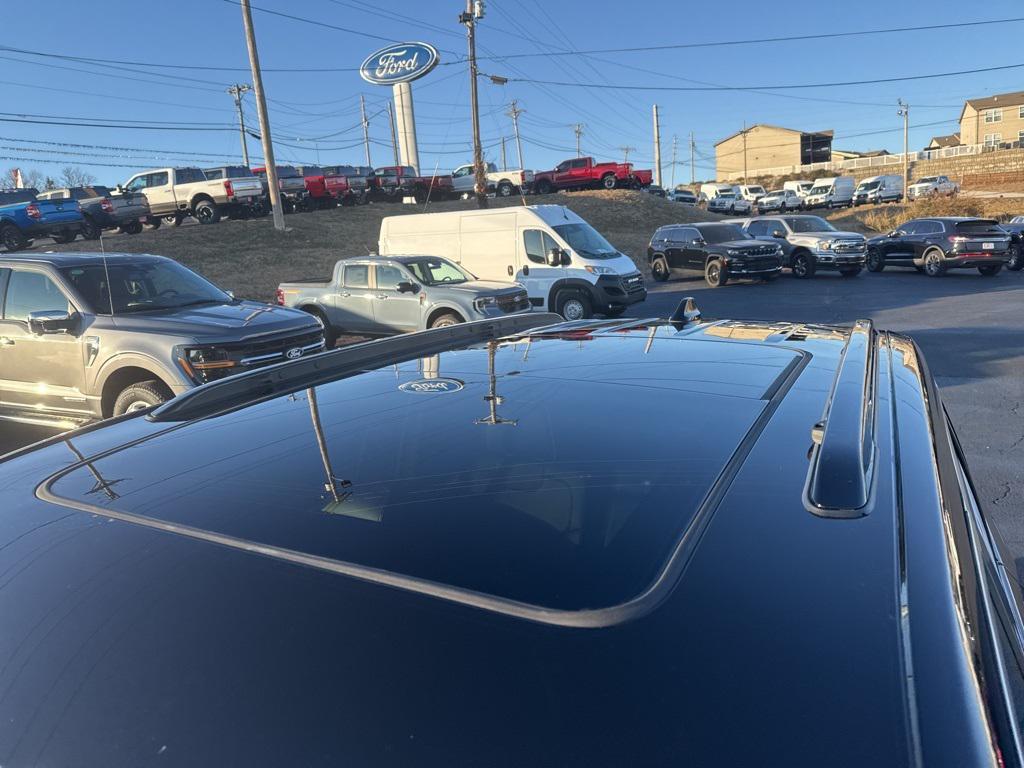 used 2025 Jeep Grand Cherokee car, priced at $50,815