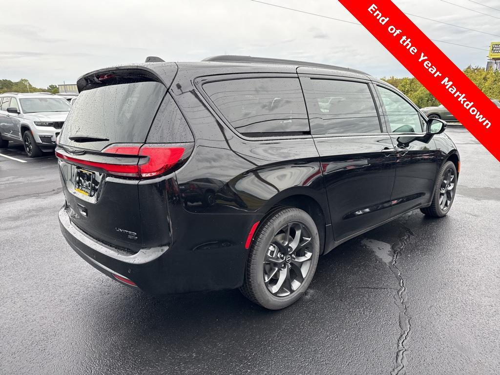 new 2026 Chrysler Pacifica car, priced at $52,295